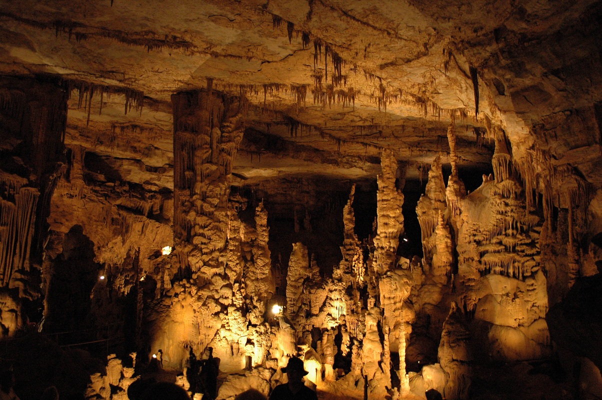 Cathedral Caverns State Park (Woodville)